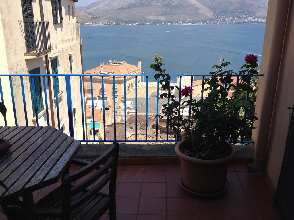 Bed & Breakfast Castello Aragonese Гаэта Номер фото